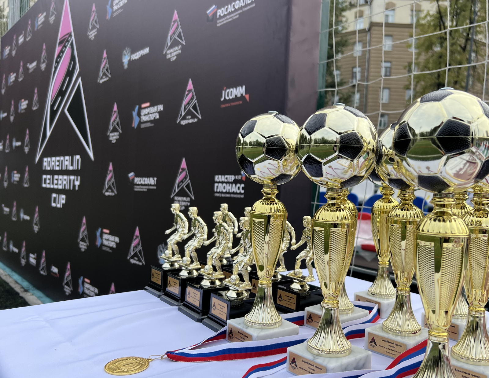 В Москве состоялся первый футбольный турнир Adrenalin Celebrity Cup